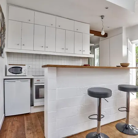 Vakantiehuis Guestready - Charming With Patio Levallois-Perret