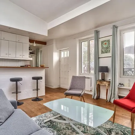 Vakantiehuis Guestready - Charming With Patio *