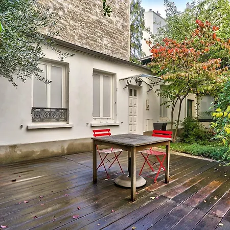 Vakantiehuis Guestready - Charming With Patio *